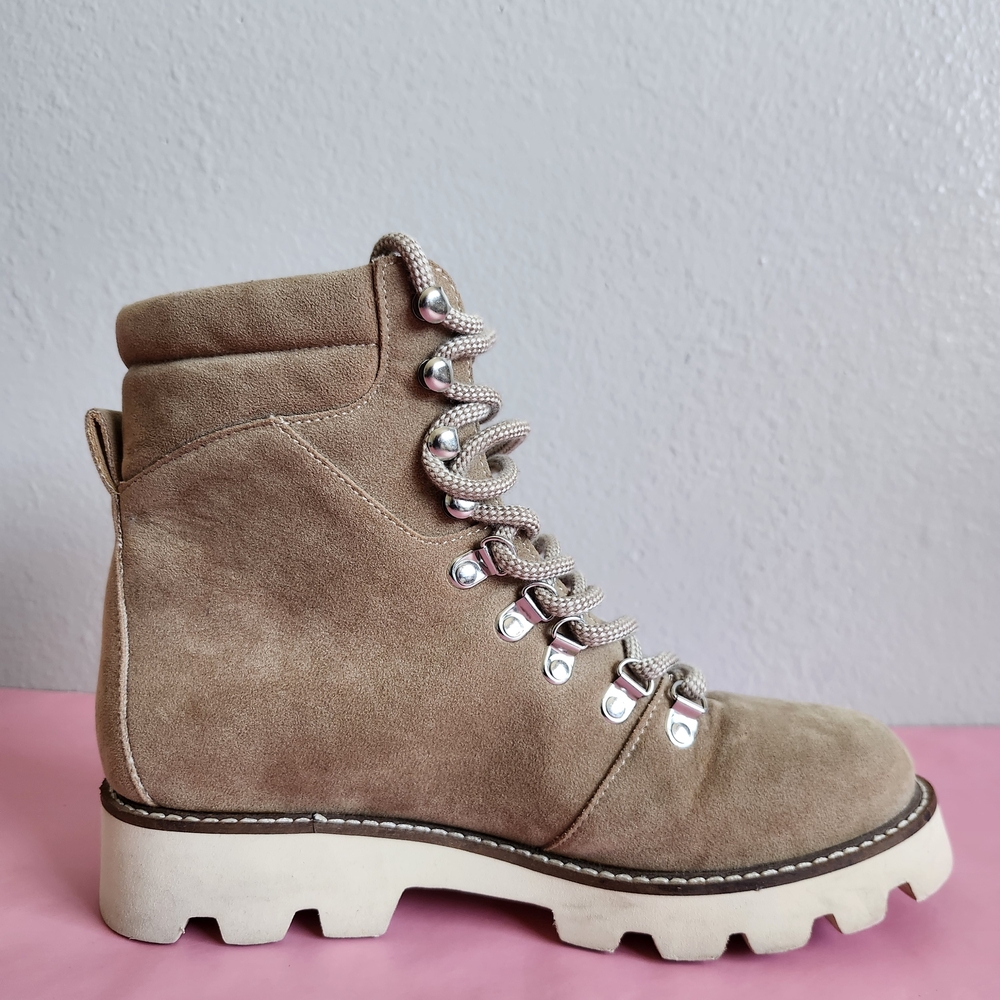 Oasis Society Arlene Hiker Combat Boots Tan Faux Suede Lug Sole Womens Size 7